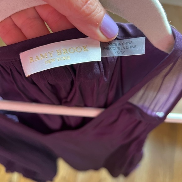 RAMY BROOK PLUM SILK V-neck Cold Shoulder sheer detail & bell sleeve top XS - Picture 5 of 8